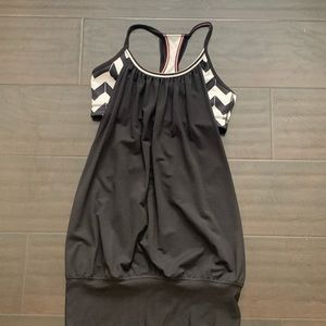 Black and white lululemon tank